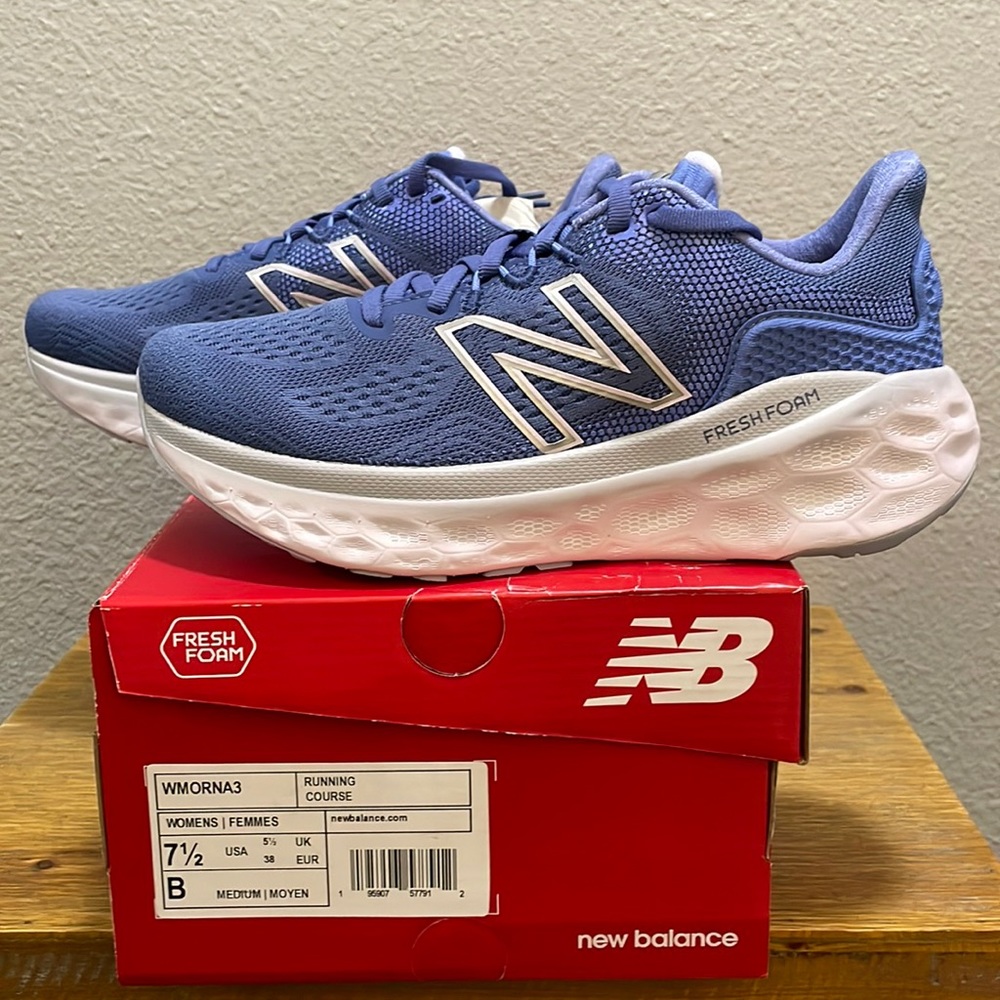 Womens New Balance Fresh Foam More v3, size 7.5